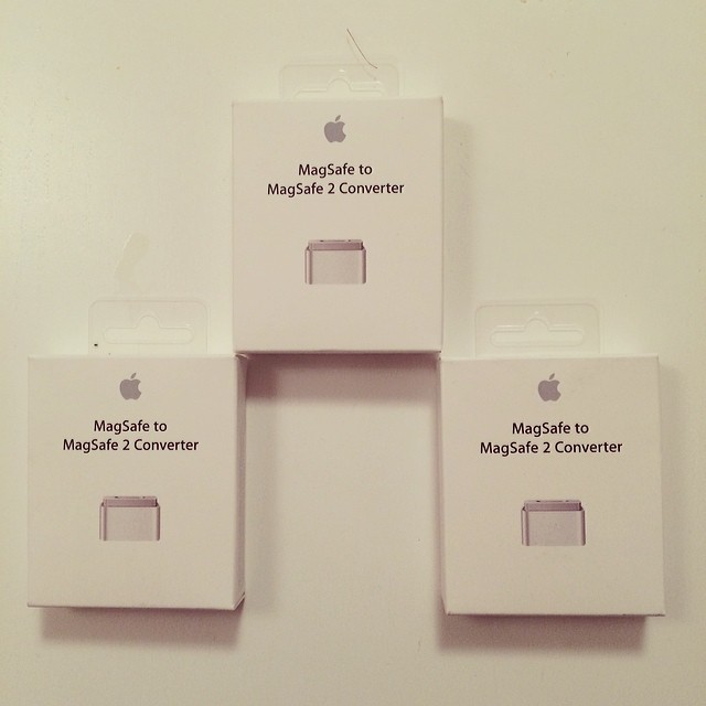 Vägrar köpa nya laddare till min MacBook. Lösningen kom idag på posten! MagSafe till MagSafe 2 konverterare! #apple